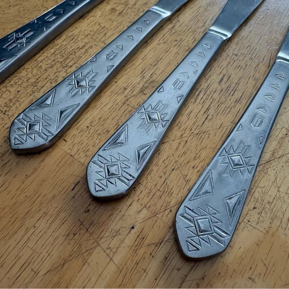 International PUEBLO Southwest Stainless Flatware 4 Knives‎ 8.25”